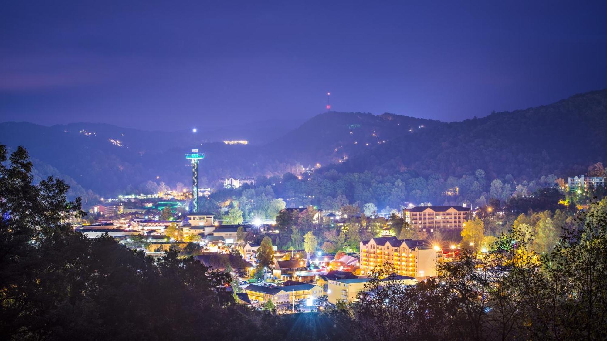 Majestic View Lodge, Amazing Views, Hot Tub, 1089 Free Tickets Each Paid Day, Dollywood And More Gatlinburg Eksteriør bilde