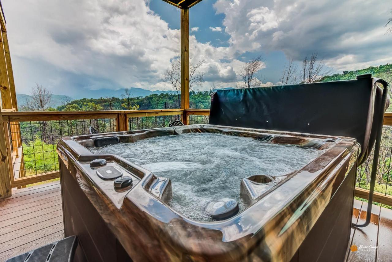 Majestic View Lodge, Amazing Views, Hot Tub, 1089 Free Tickets Each Paid Day, Dollywood And More Gatlinburg Eksteriør bilde