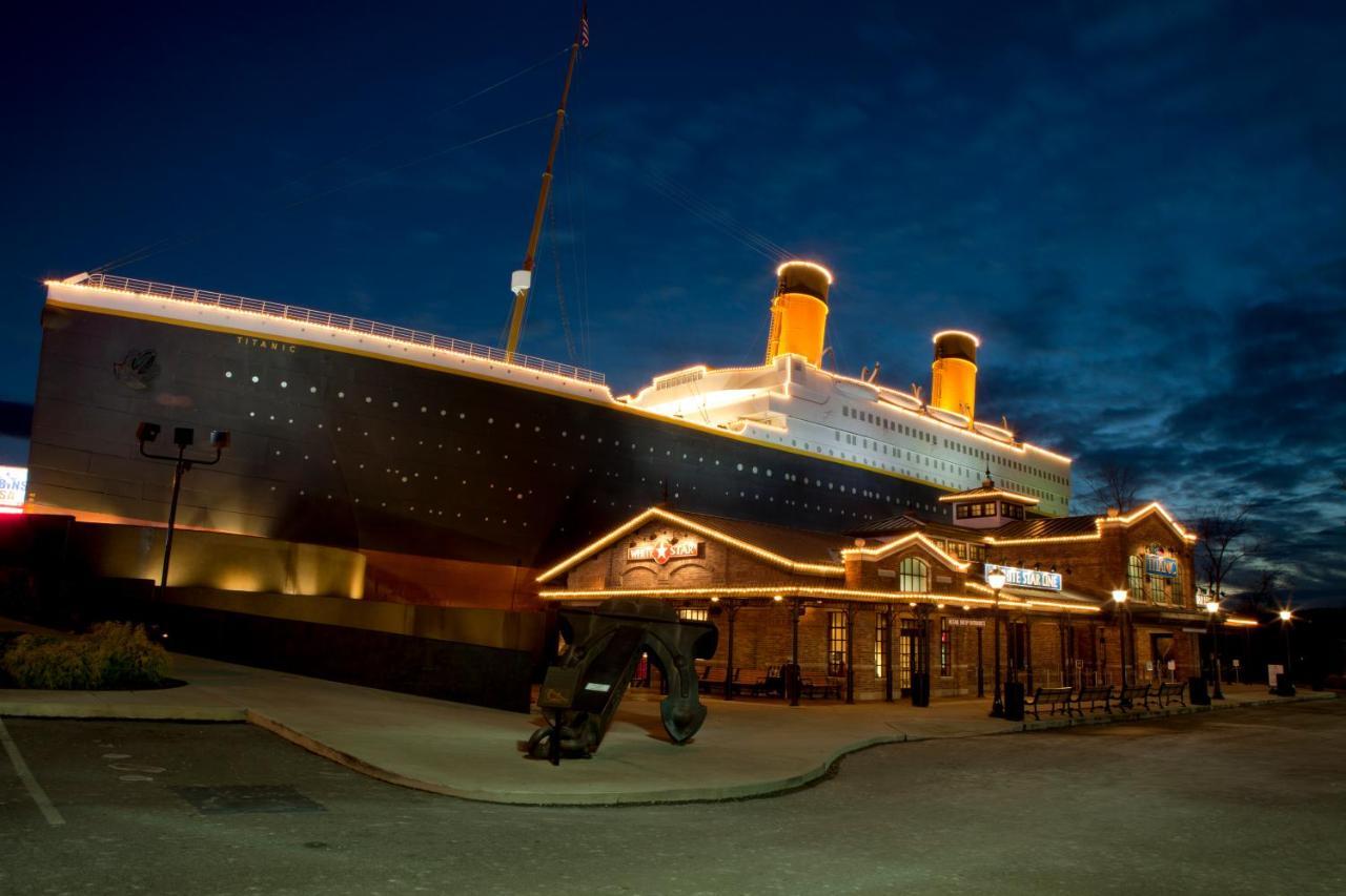 Majestic View Lodge, Amazing Views, Hot Tub, 1089 Free Tickets Each Paid Day, Dollywood And More Gatlinburg Eksteriør bilde